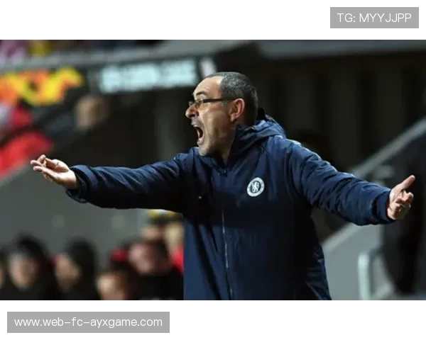 主帅拒绝回答转会问题,态度引人遐想