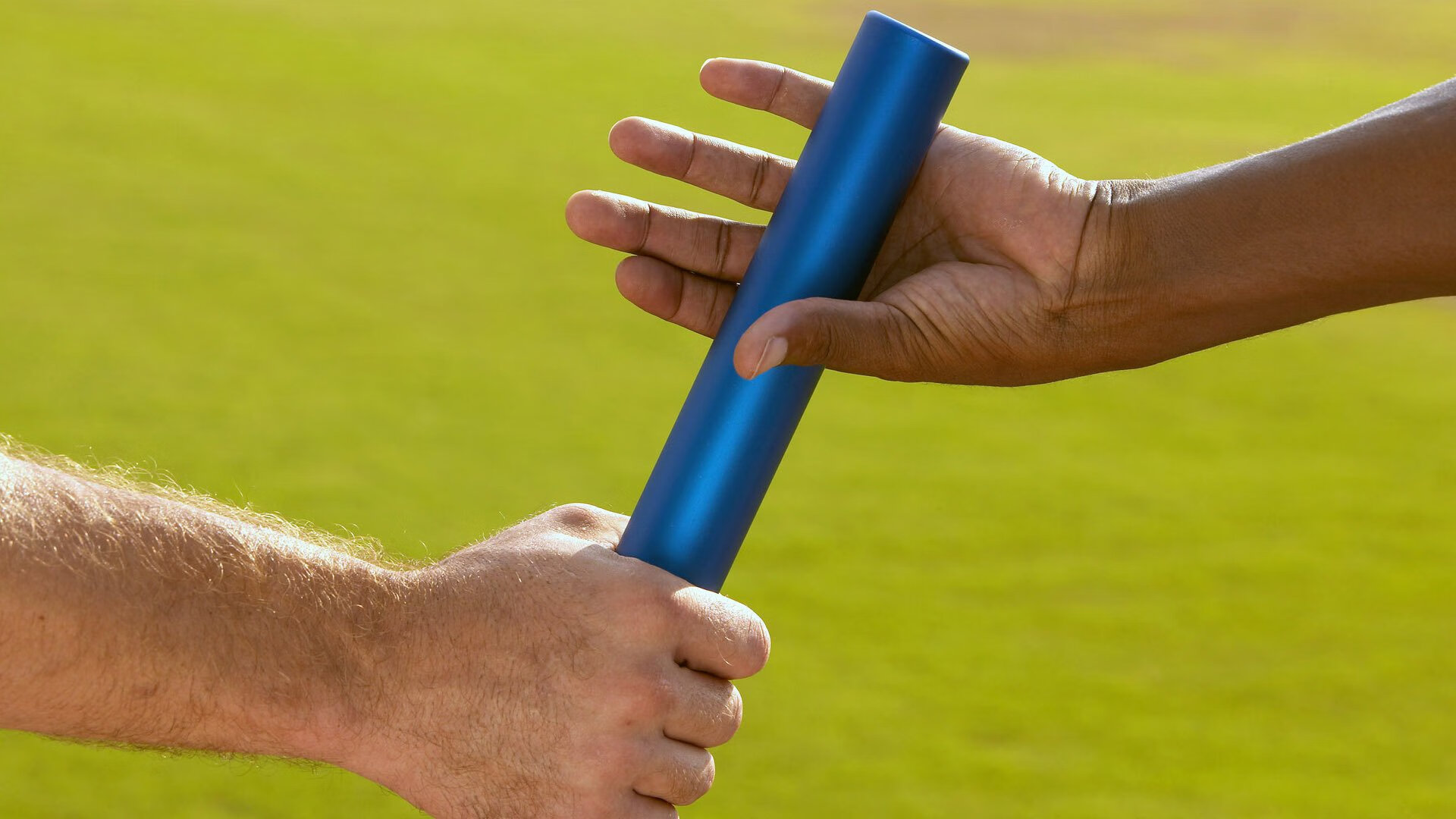 C罗与昔日恩师赛场重逢热泪盈眶,c罗与球迷