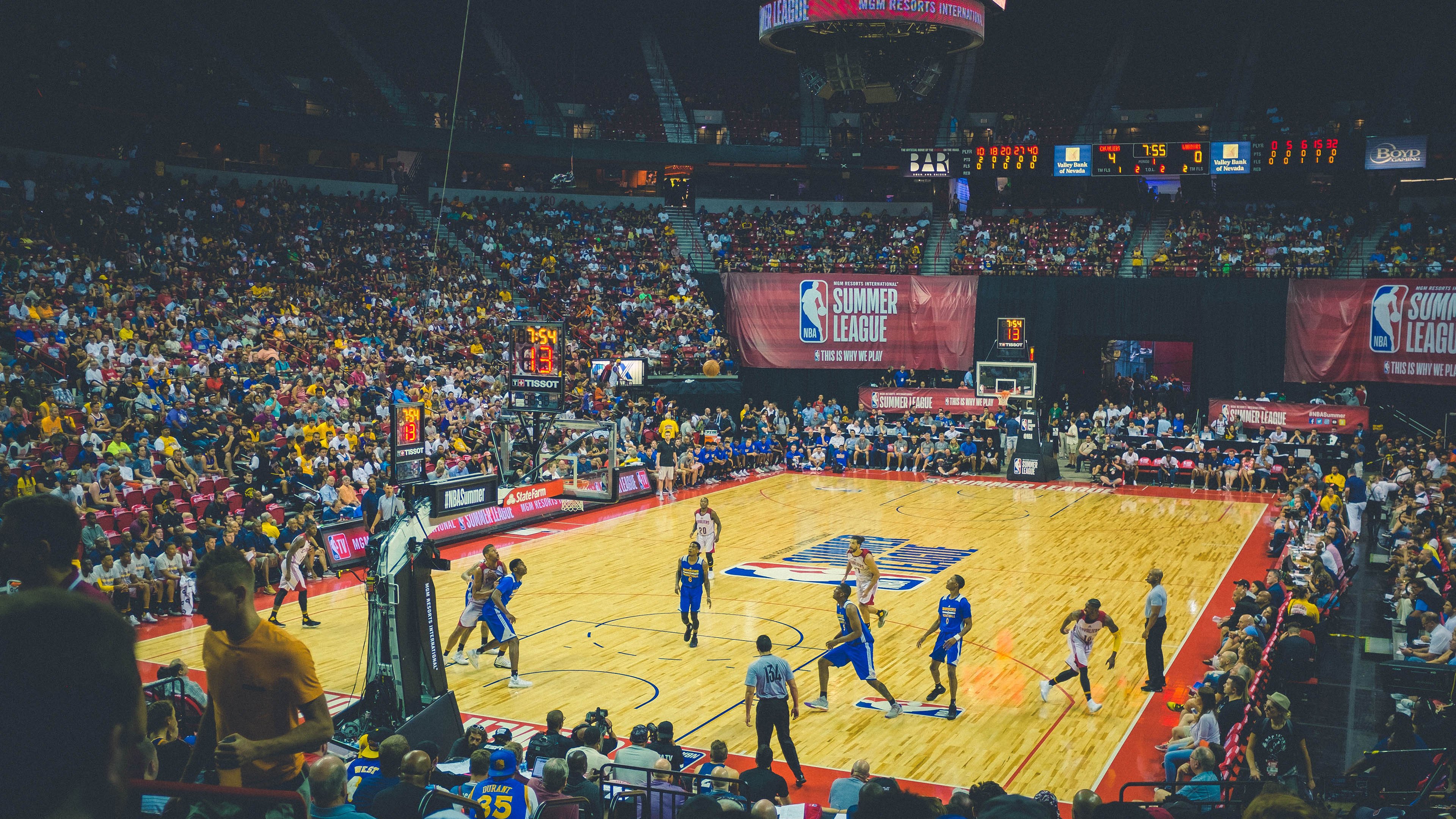 爱游戏app-湖人才华少年新秀首秀登场，湖人2020年选哪位新秀