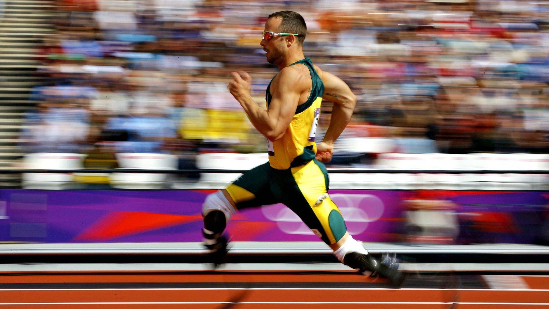 世界杯：裁判与解说的“错判与口误合集”成热门剪辑 类型化幽默被球迷追捧